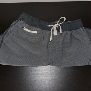 Vuori Banks Short 7.5” Small